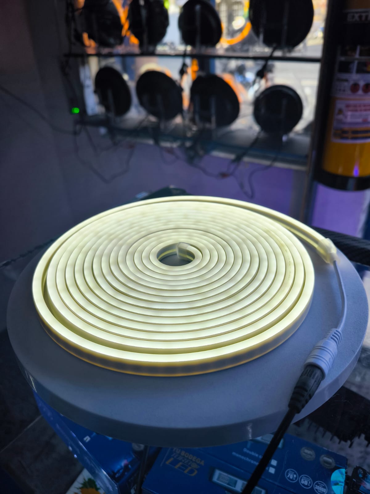 Vista 6 de CINTA NEON 12 VOLTIOS (FLEX) - NEOFLEX: NARANJA